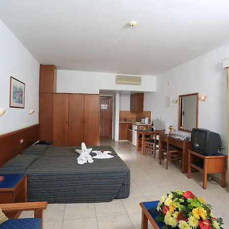 Hotel Eleni Klorakas