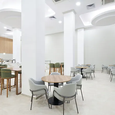 Hotel Eleni Klorakas