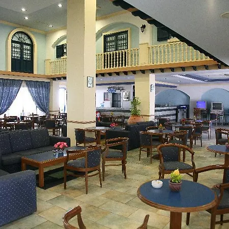埃莱尼渡假酒店 Klorakas