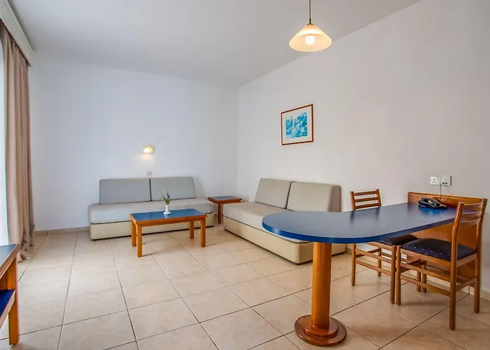 Hotel Eleni Klorakas